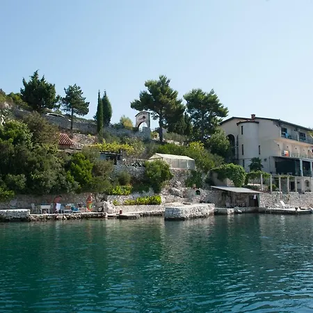 And Zamak Πανσιόν Klek