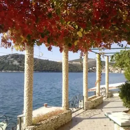 And Zamak Πανσιόν